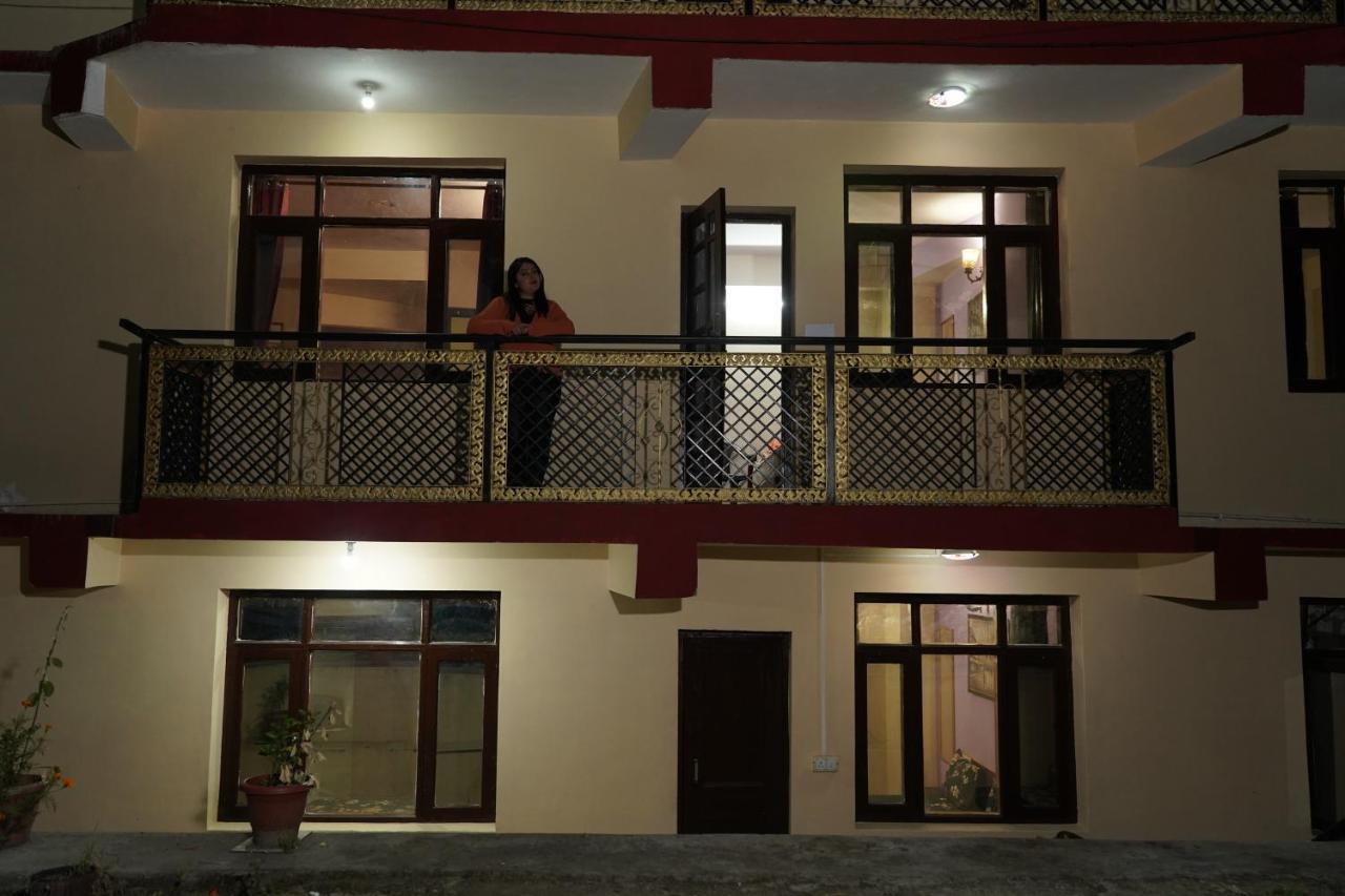 Shimla Pines Homestay Exterior photo
